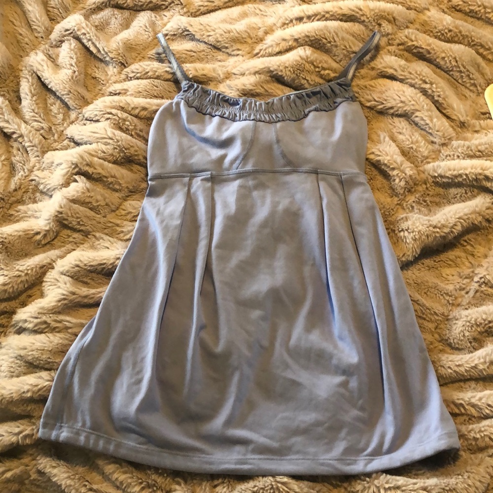Lululemon periwinkle top